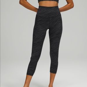 Lululemon Align High-Rise Crop 23" 🖤 Le Tigre Camo Deep Coal Multi 🖤 8